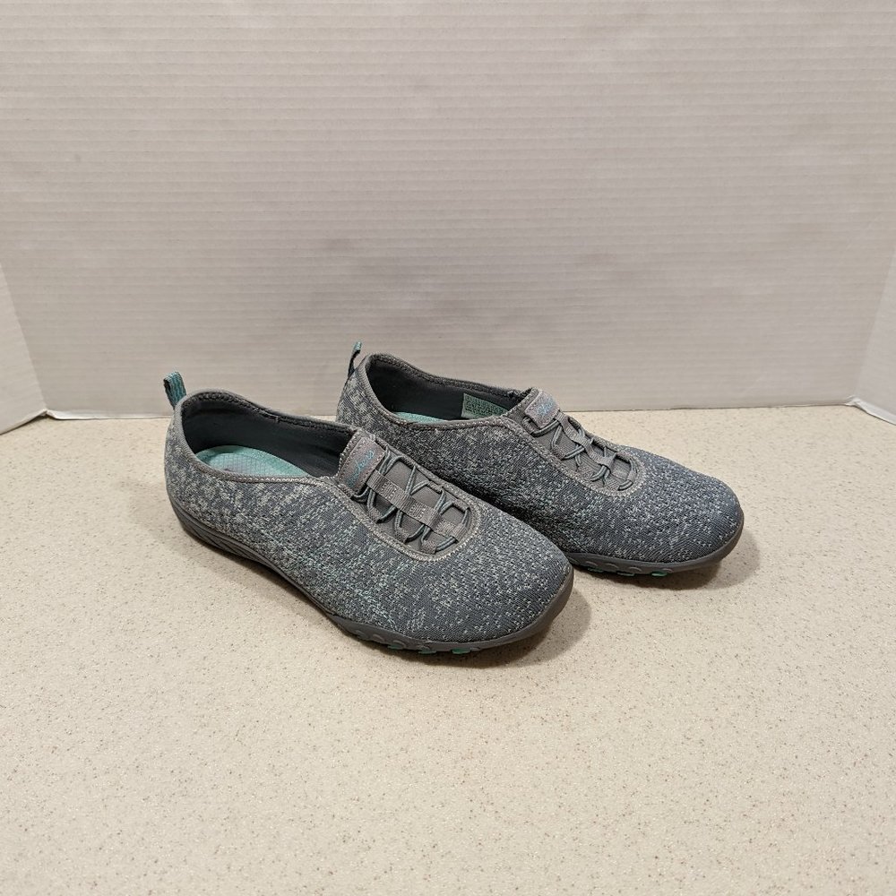 Women's Skechers Relaxed Fit Memory Foam Slip On Active Walking Shoes Size 8.5